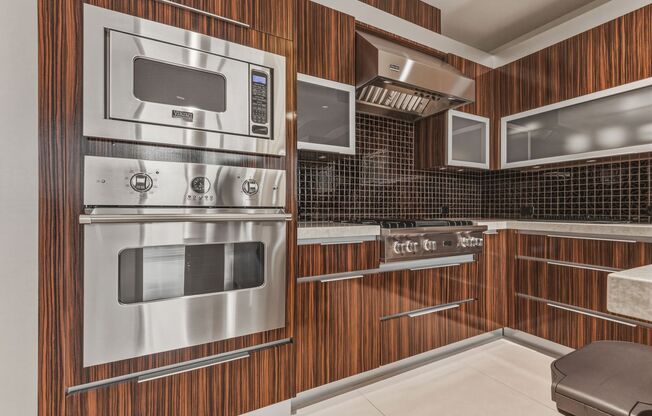 2 beds, 2.5 baths, $17,000