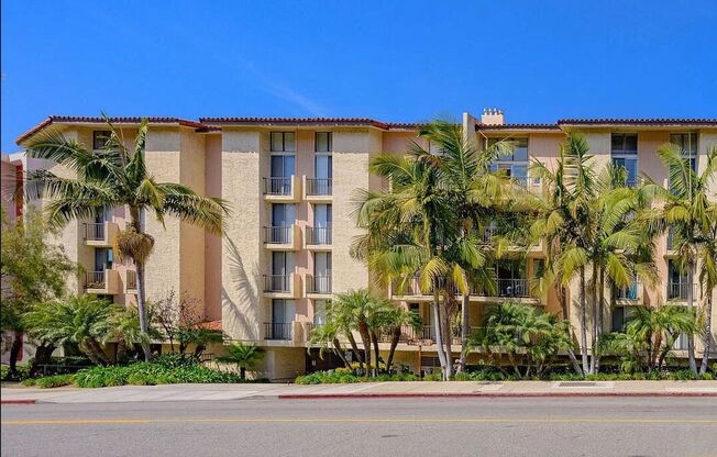 2 Bed, 2 Bath Condo on the Esplanade with gated entry