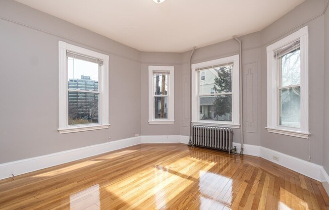 128 WALNUT ST