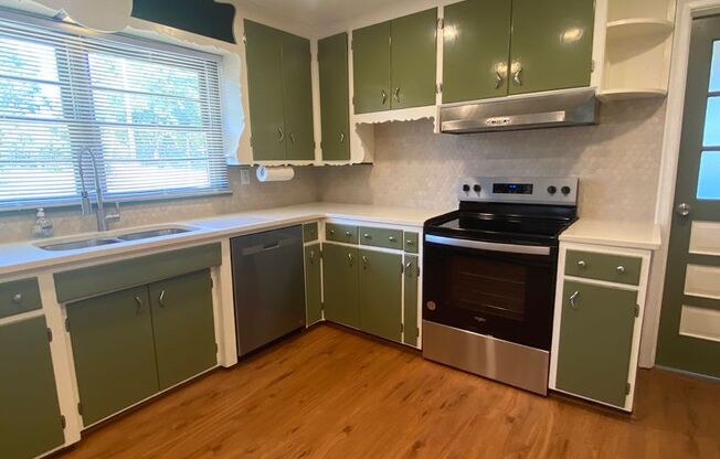 Adorable 4 bedroom 2.5 bath house in Athens, Ga.