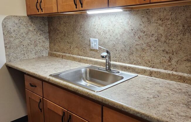 1 bed, 1 bath, 682 sqft, $1,280, Unit GL27004