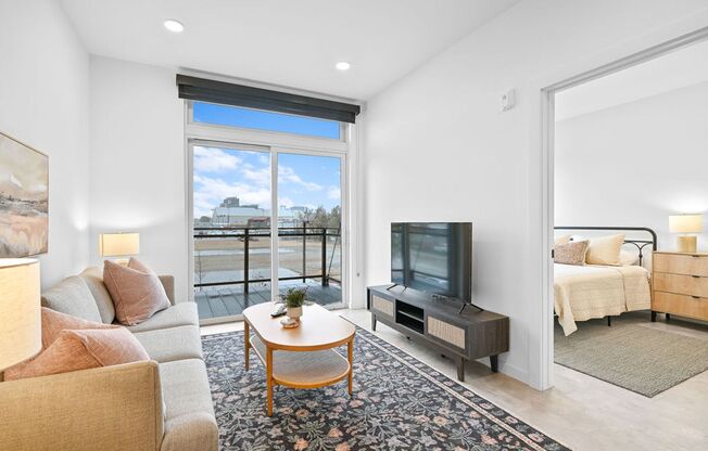 1 bed, 1 bath, 703 sqft, $1,750, Unit 215