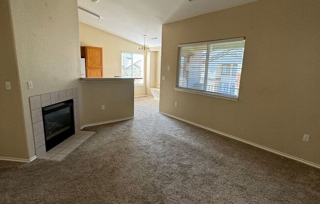 2 Bedroom 2 Bathroom Condo!