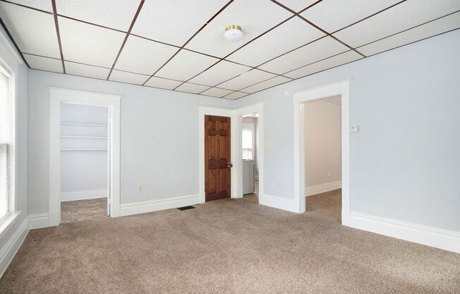 1147 Hermitage SE