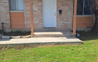 2x1 Less Than $933 Big Yard, Pets OK