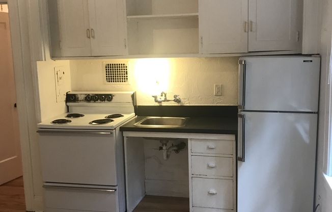 Studio, 1 bath, 395 sqft, $1,115, Unit 08