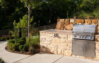 Grilling Station at Berkshire Medical District, Dallas, TX, 75219