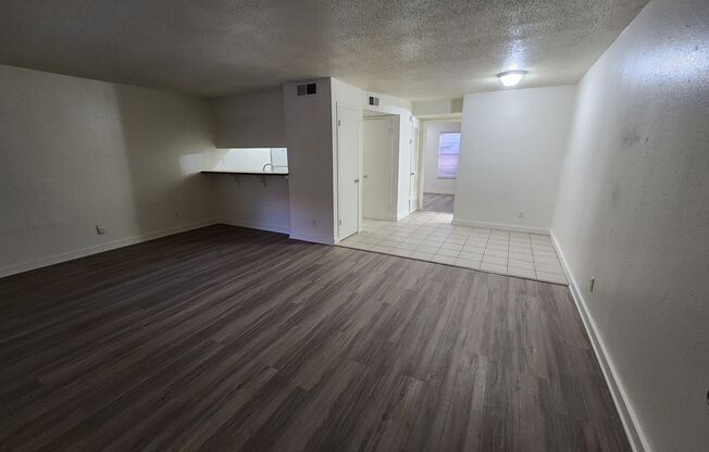 1 bed, 1 bath, 700 sqft, $999, Unit LAW11-110