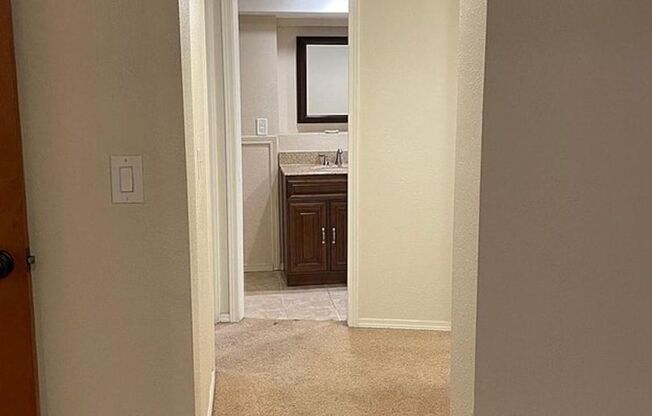 1 bed, 1 bath, 800 sqft, $1,550, Unit 3 (Basement)