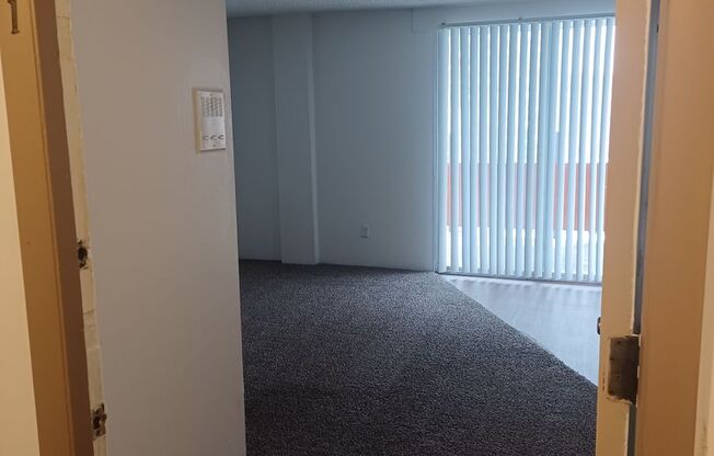 1 bed, 1 bath, 645 sqft, $1,050, Unit 710