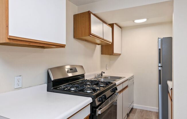 3 beds, 2 baths, 1,014 sqft, $2,750, Unit A