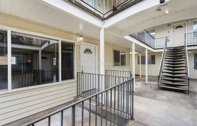 Updated 2 BD | 1 BA in King Arthur Court Apartments