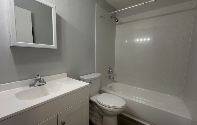 Studio, 1 bath, 500 sqft, $1,100, Unit park-06