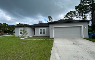 Gorgeous 3 Bedroom, 2 Bathroom Home in Palm Bay!!