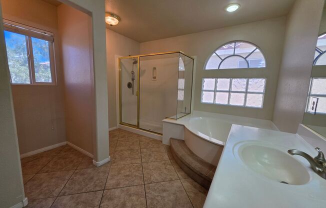 4 beds, 3 baths, $2,600