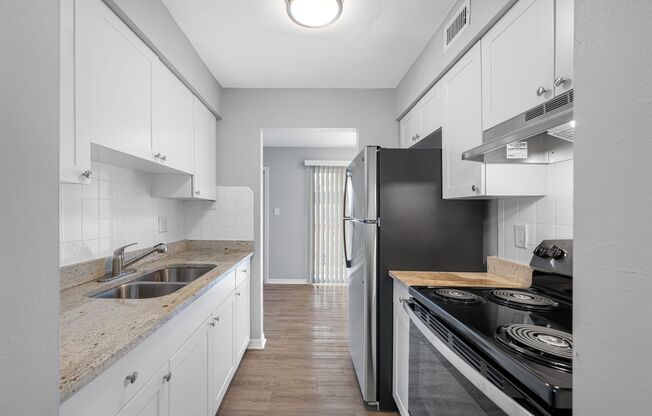 2 beds, 1 bath, 740 sqft, $1,395, Unit 211