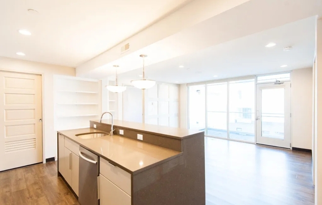 2 beds, 2 baths, 910 sqft, $4,350, Unit Unit 309