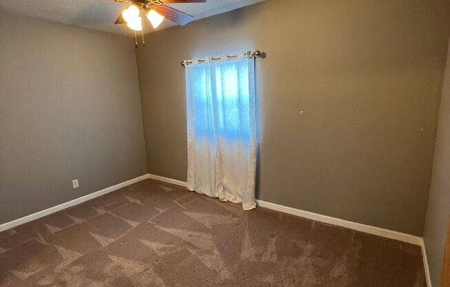 2 beds, 1 bath, $1,025