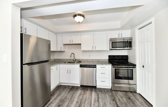 2 beds, 2 baths, 876 sqft, $1,449, Unit 220-03