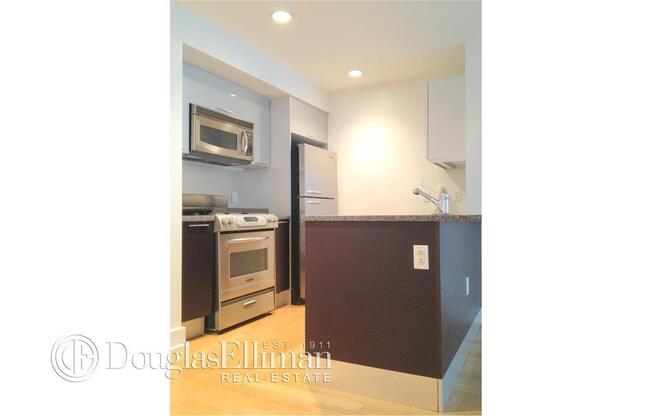 1 bed, 1 bath, 667 sqft, $4,200, Unit 7E