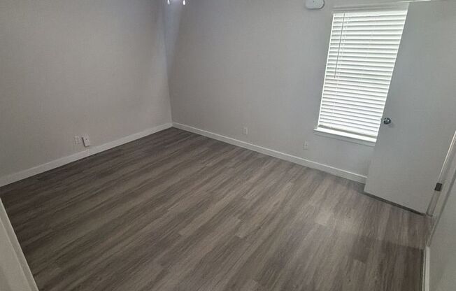 1 bed, 1 bath, 700 sqft, $999, Unit ELP2200-204