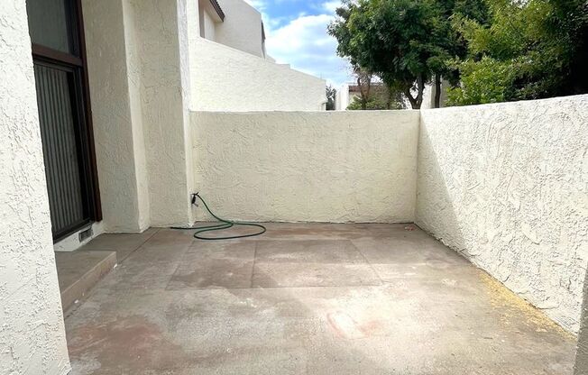 Great townhome in Del Cerro!