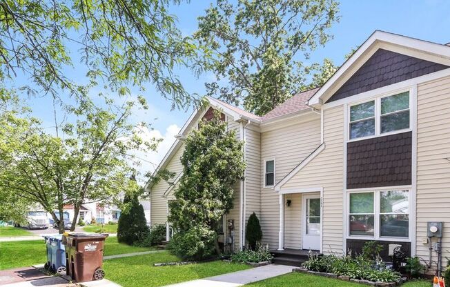 2504 OXFORD CT