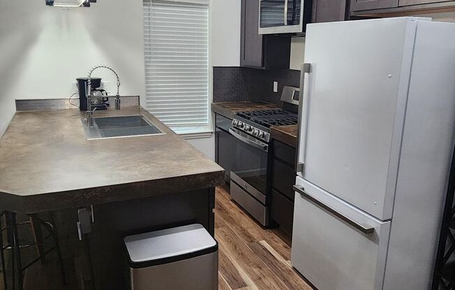 1 bed, 1 bath, $1,600