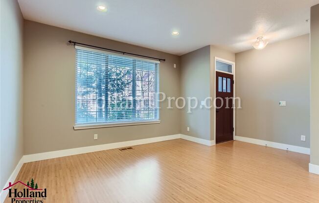 Modern 2-Bedroom Home with Attached Garage in Hillsboro!