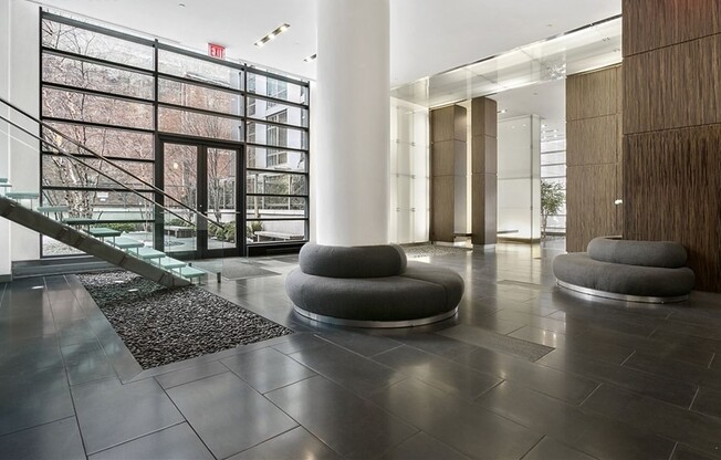 1 bed, 1 bath, 700 sqft, $5,250, Unit 5G