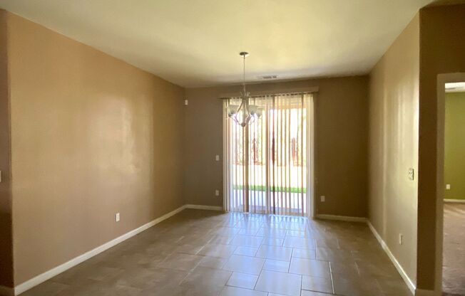 $2,395 Shields & Fowler, 4 Bedroom Home - E. Fountain Way, Fresno
