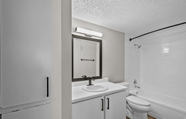 1 bed, 1 bath, 538 sqft, $1,170, Unit 12