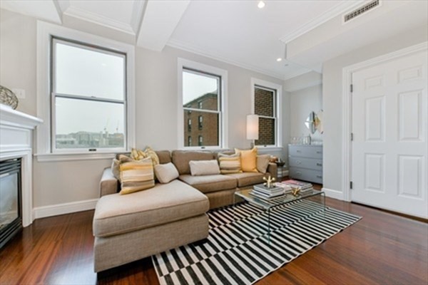525 E 2 ST