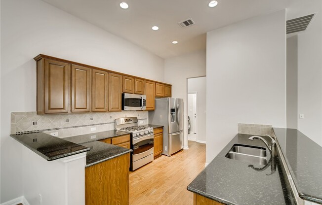 2136 GRANITE HL DR