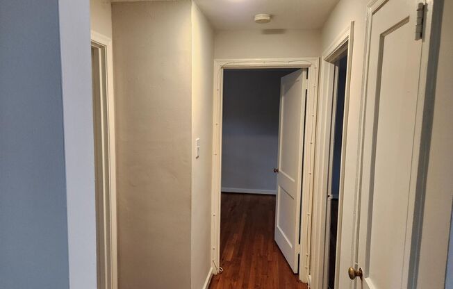 2 beds, 1 bath, 897 sqft, $2,305, Unit G-17