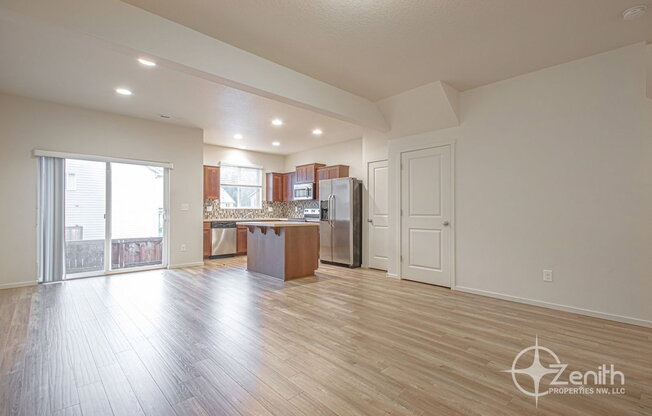 8515 NE 13 PL