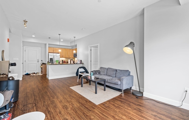 2 beds, 2 baths, 982 sqft, $4,250, Unit 103