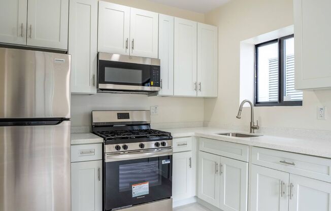 1 bed, 1 bath, 414 sqft, $1,900, Unit APT_15