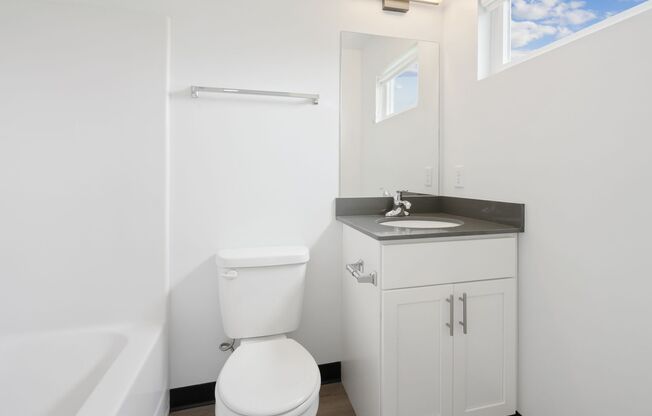 Studio, 1 bath, 294 sqft, $815, Unit 108