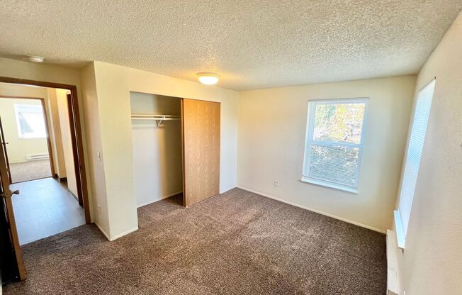 3 beds, 2 baths, 1,050 sqft, $1,950, Unit J-066