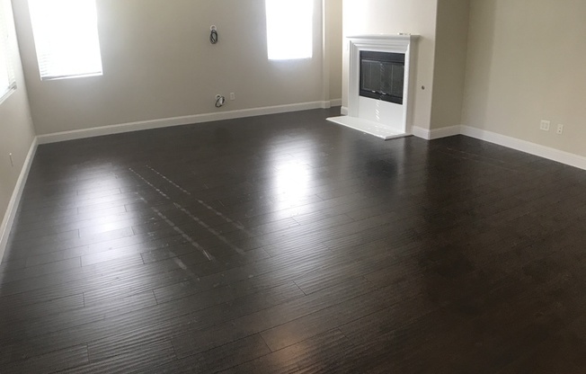 Gorgeous NW Home 4 Bed/3 Bath $2,800 Deposit & 2,800 Rent