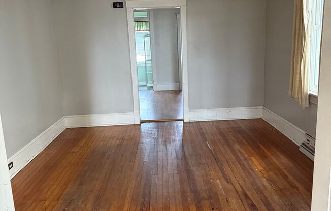 3 beds, 1 bath, $1,400