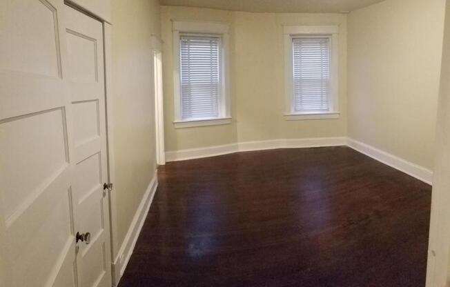 1009 BRANDON AVE