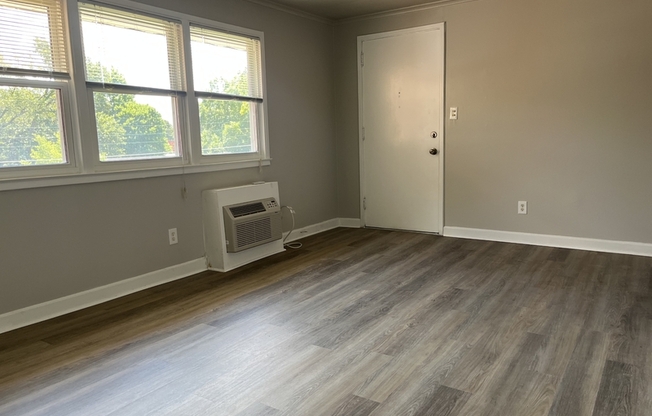 709 Daniels St Apt C