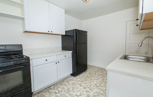 2 Bedroom 1 Bath + Loft Apartment - One Block from the Heart of Barrio Logan! Reduced Deposit $1500!
