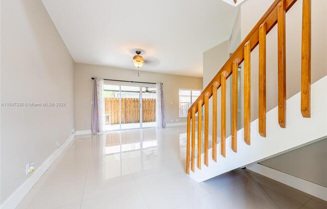19160 NORTHWEST 82 CIR CT