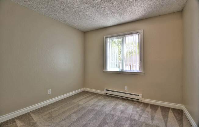 Carpeted Living Area at Sunnyvale Town Center, Sunnyvale, California