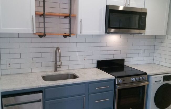 1 bed, 1 bath, $1,200, Unit 118 Wickes #3