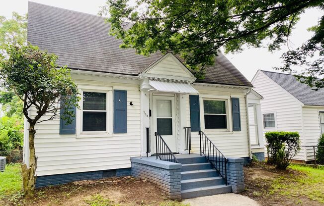 Adorable 2bdrm/1bth Bungalow Conveniently Located in Richmond's Historic Churchill!!