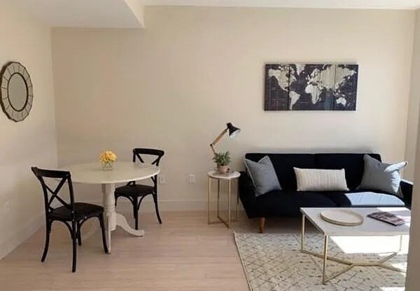 2 beds, 2 baths, 891 sqft, $4,350, Unit 708